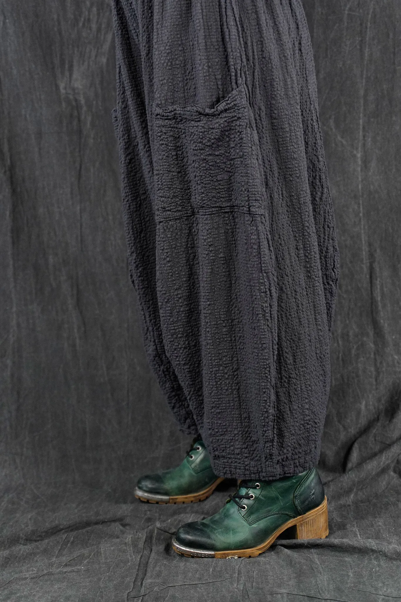 3240 Textured Mojo Pant Black Sand