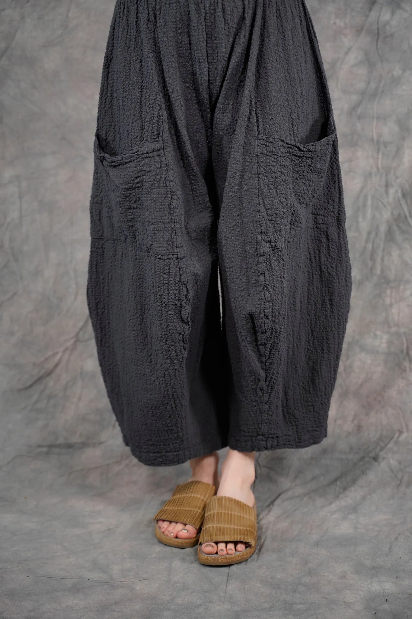 3240 Textured Mojo Pant Black Sand