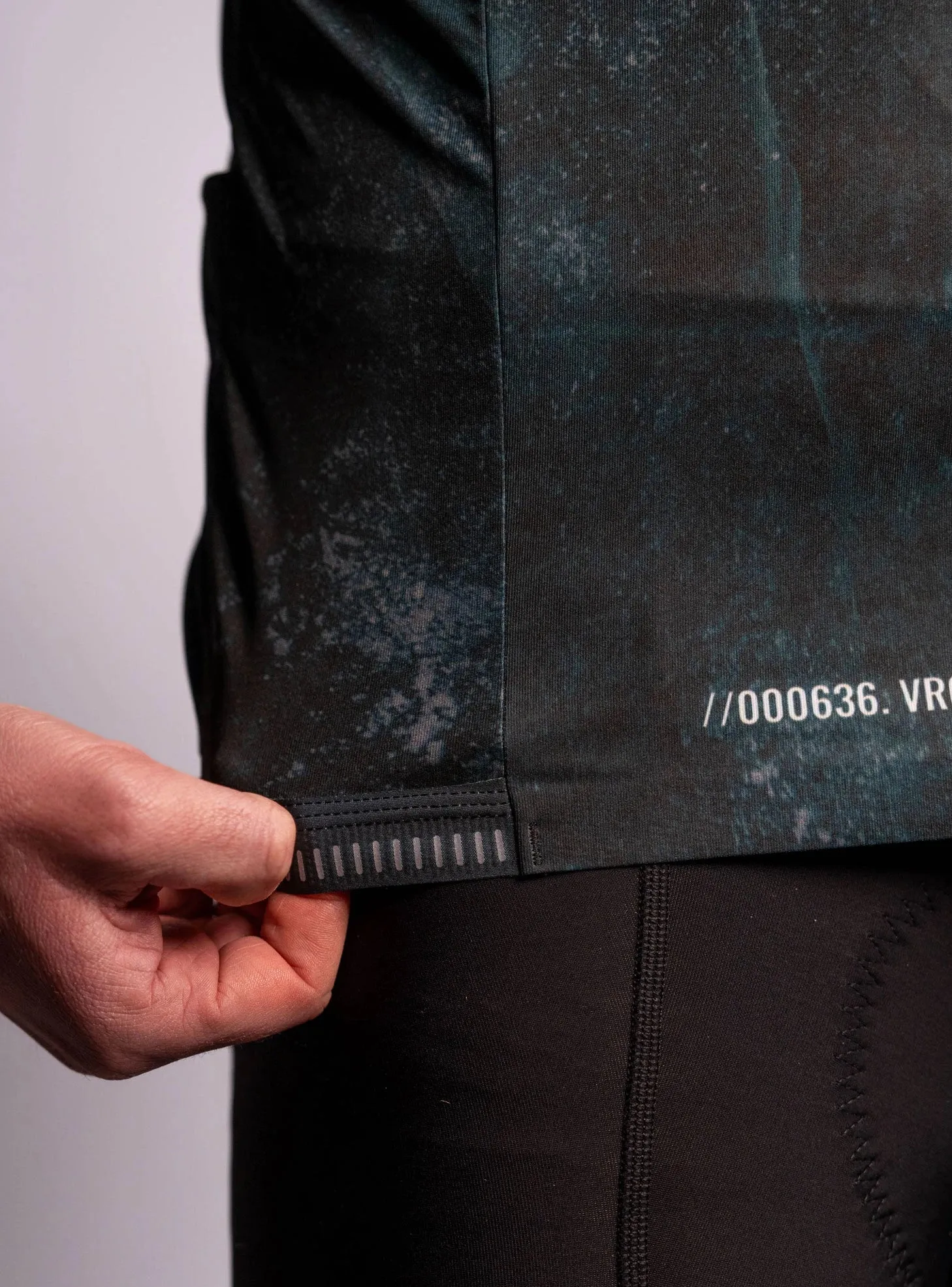 636 VRG LIGHTWEIGHT RAIN JACKET - TEXT - MEN