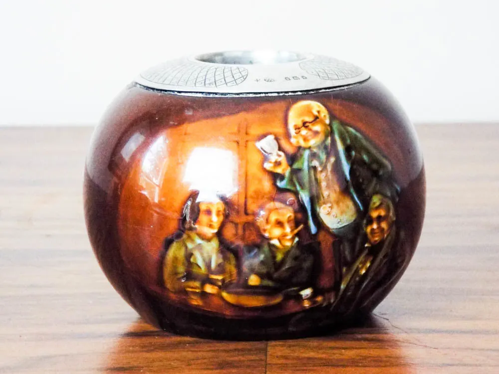 Antique Ceramic  Royal Doulton Pickwickians Matchstrike