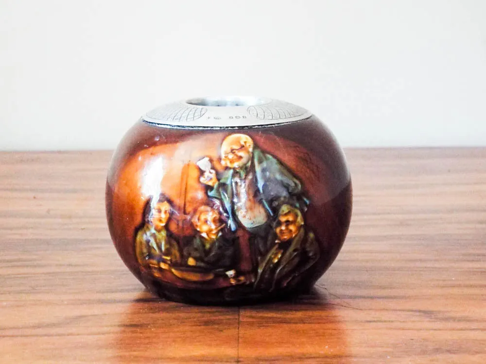 Antique Ceramic  Royal Doulton Pickwickians Matchstrike