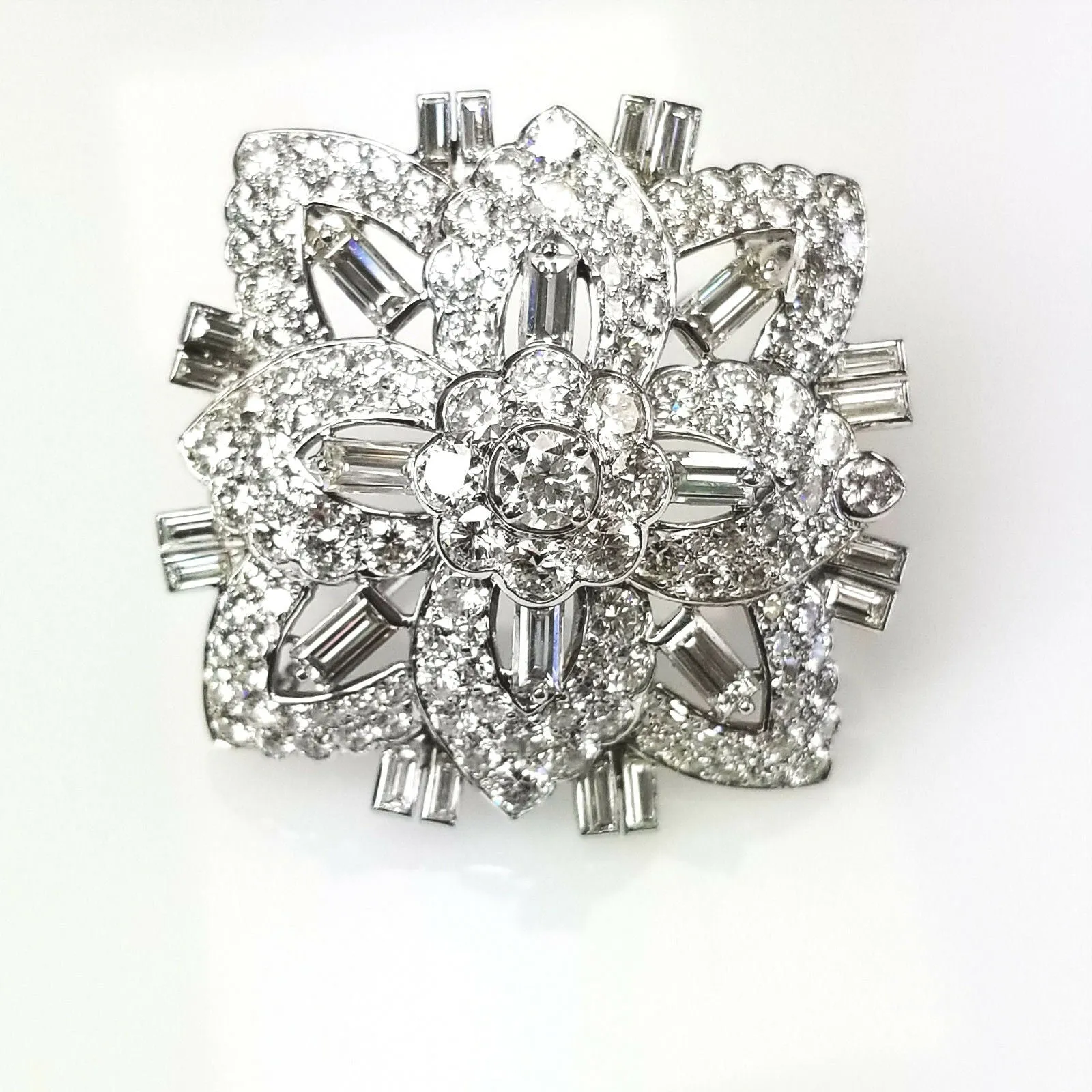 Art Deco Vintage Estate Antique Platinum 12 CT Natural Diamonds Broche / Pendant
