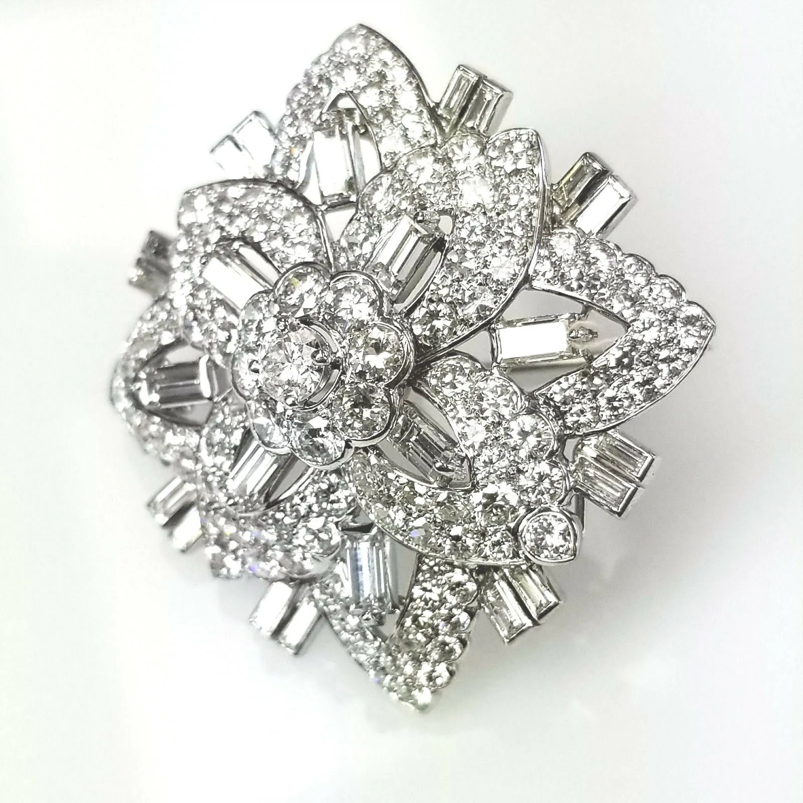 Art Deco Vintage Estate Antique Platinum 12 CT Natural Diamonds Broche / Pendant