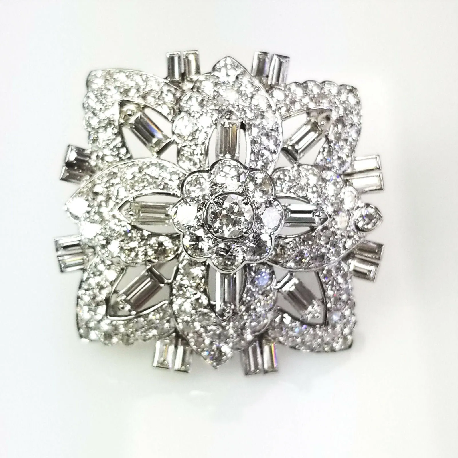 Art Deco Vintage Estate Antique Platinum 12 CT Natural Diamonds Broche / Pendant
