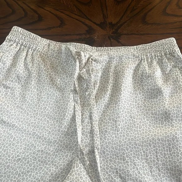 Barefoot dreams sleep pants