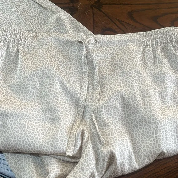 Barefoot dreams sleep pants