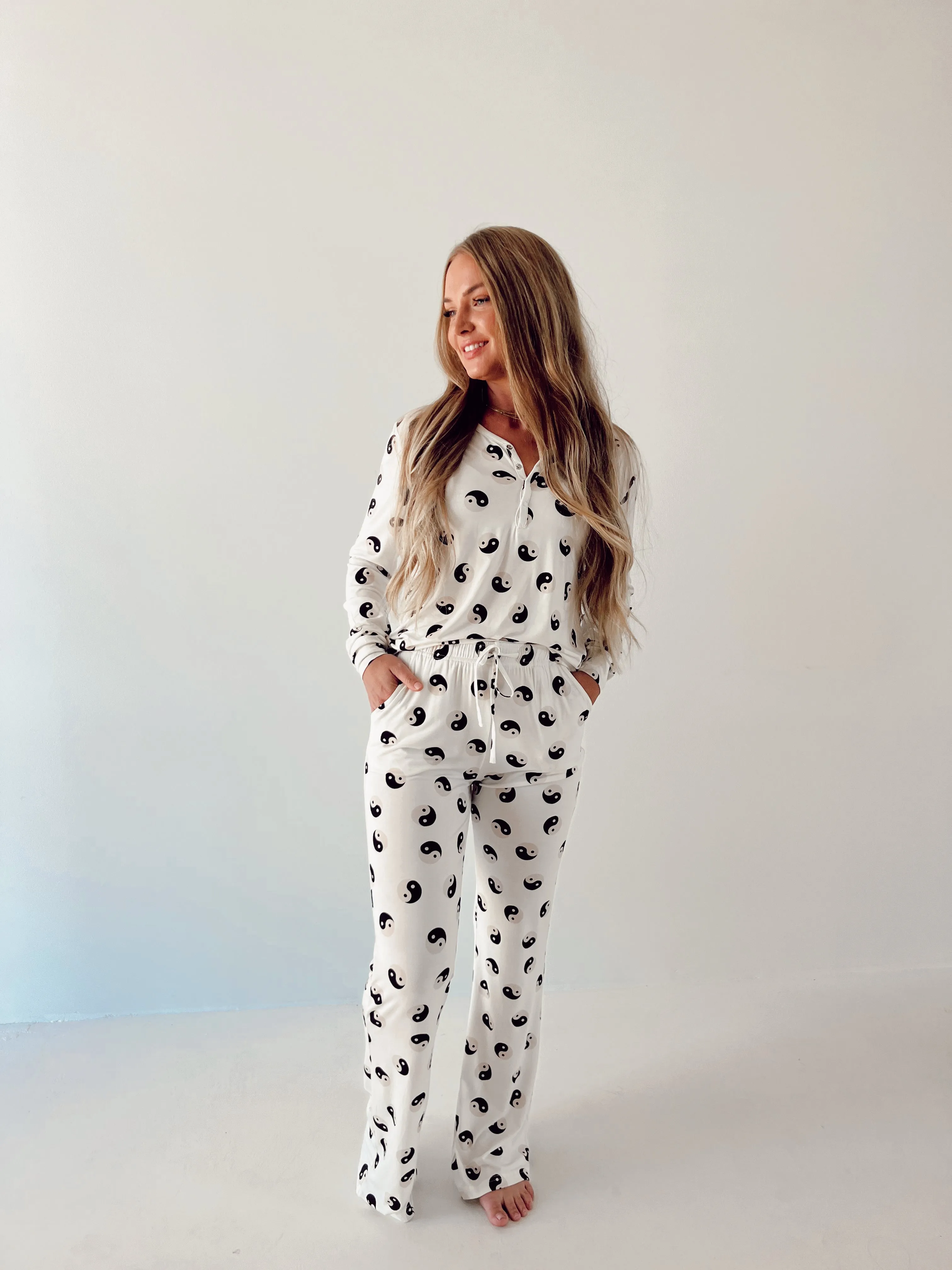 Black & White Yin Yang | Women's Bamboo Pajamas