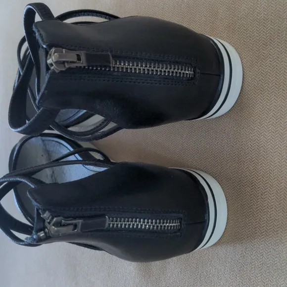 Eileen Fisher Skip Washed Leather Sneaker Sandal in Black Size 9.5