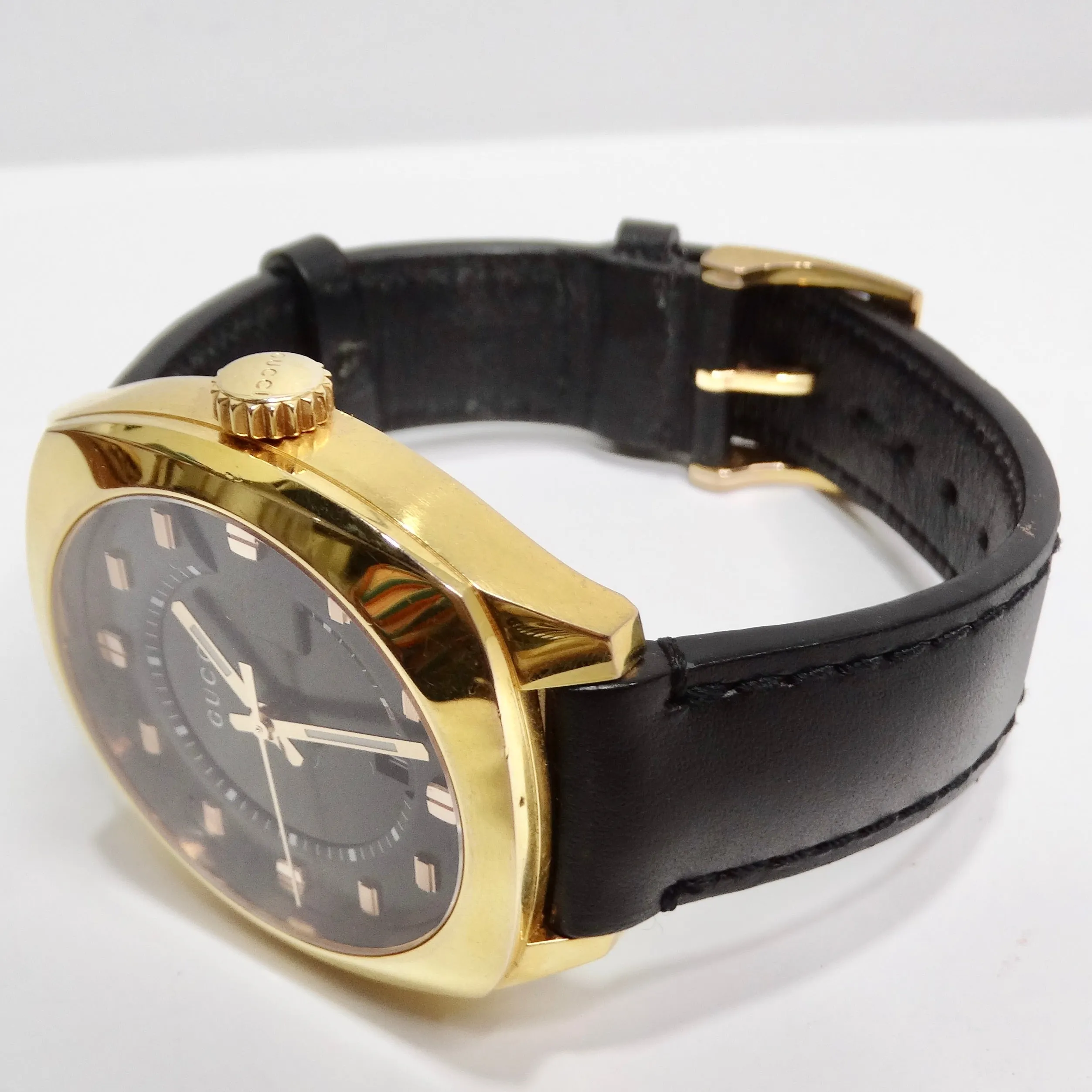 Gucci GG2570 Gold Tone Black Leather Watch