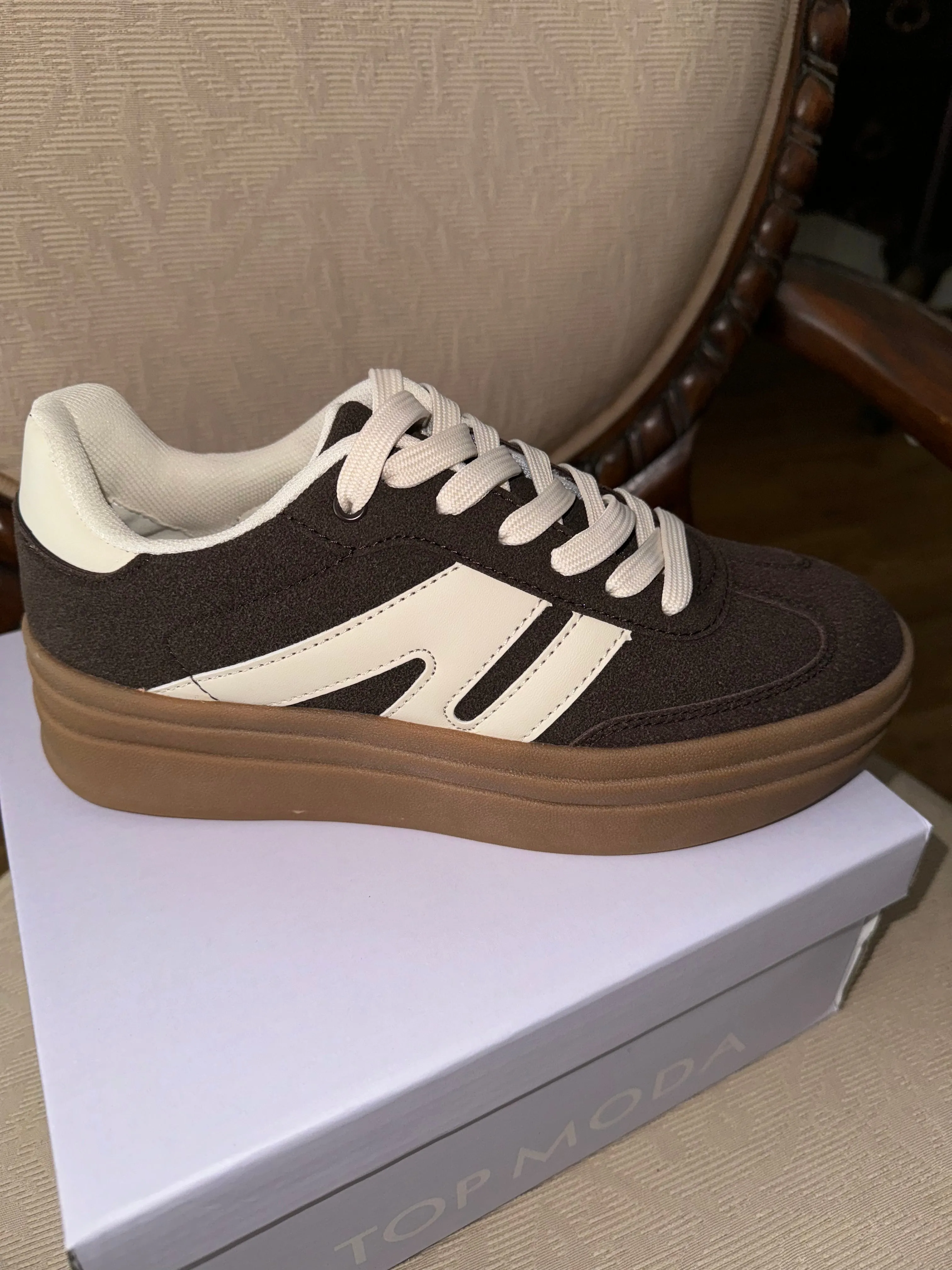 Jonnie Sneaker