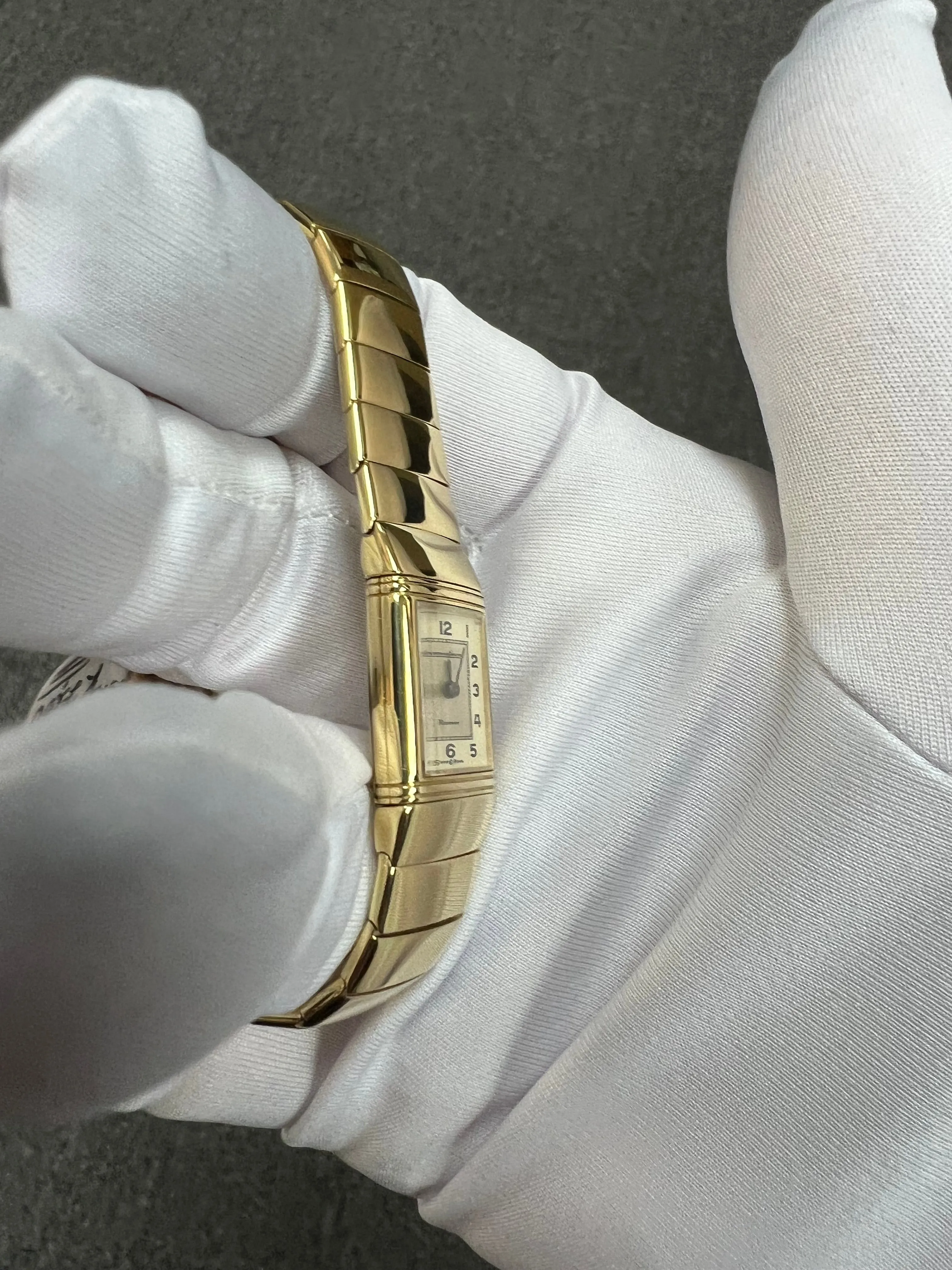 Ladies Reverso Le Coultre 18k Yellow Gold Quartz Wristwatch