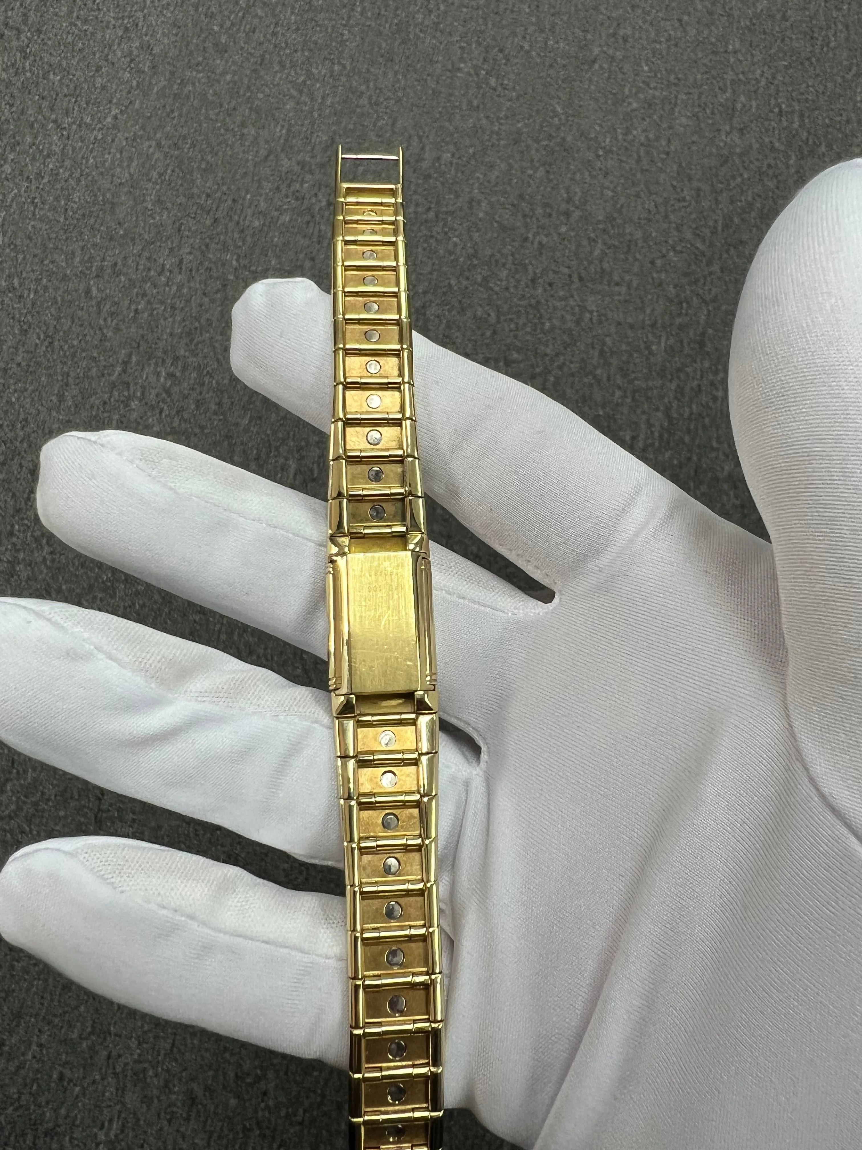 Ladies Reverso Le Coultre 18k Yellow Gold Quartz Wristwatch