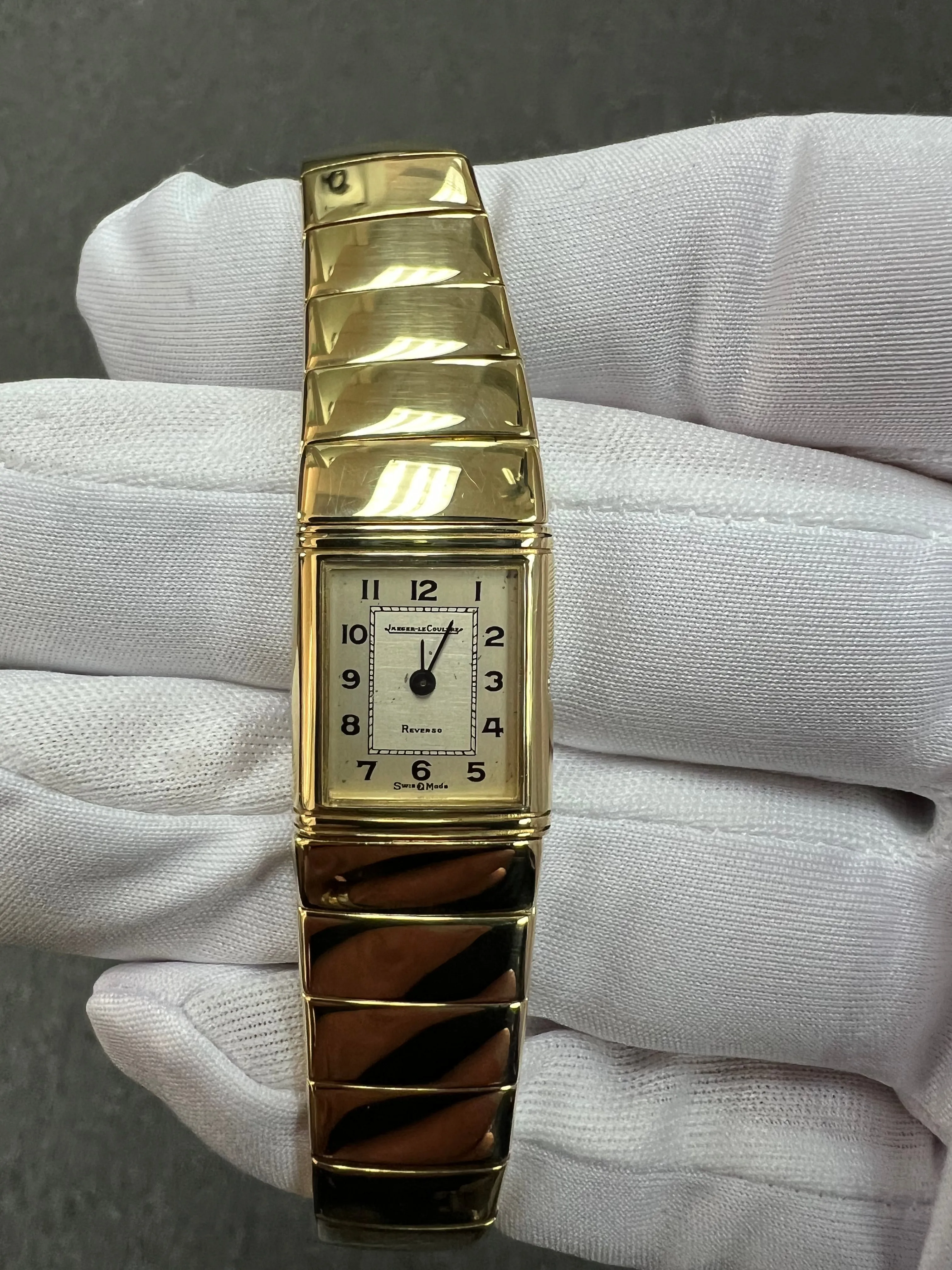 Ladies Reverso Le Coultre 18k Yellow Gold Quartz Wristwatch