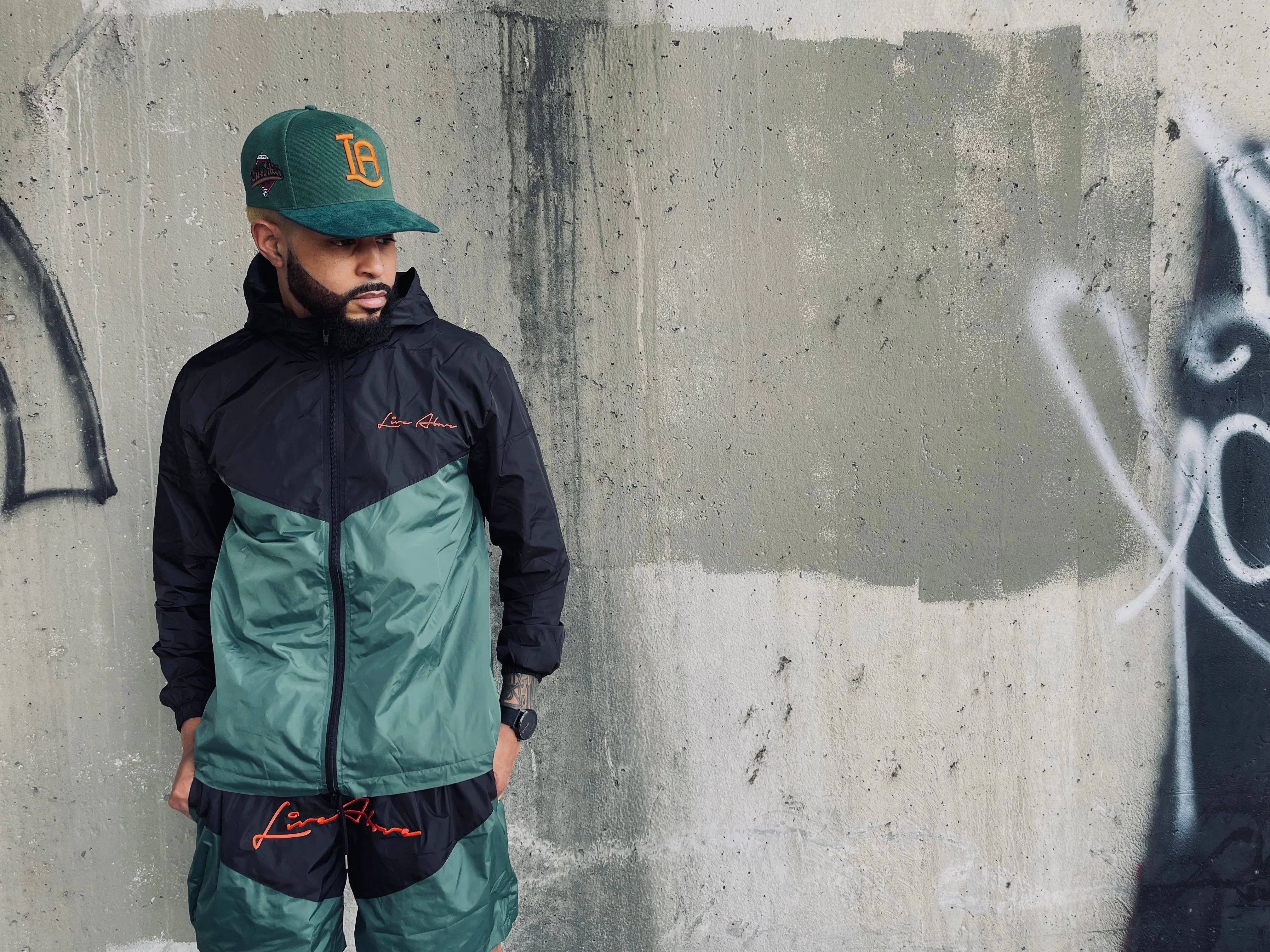 Live Above wave runner windbreaker - Black Forest