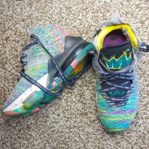 Nike LeBron James 17 Multicolor Jersey Knit Sneaker Shoes Size 3.5