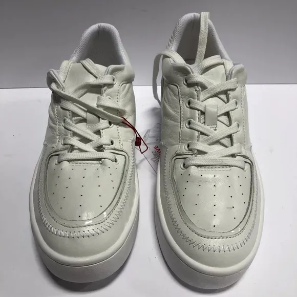 Schutz Women’s Bailey Sneaker White, Size 9.5B