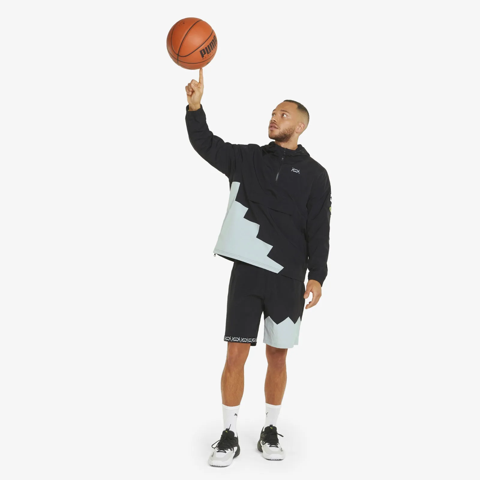Short Corner Windbreaker - Black