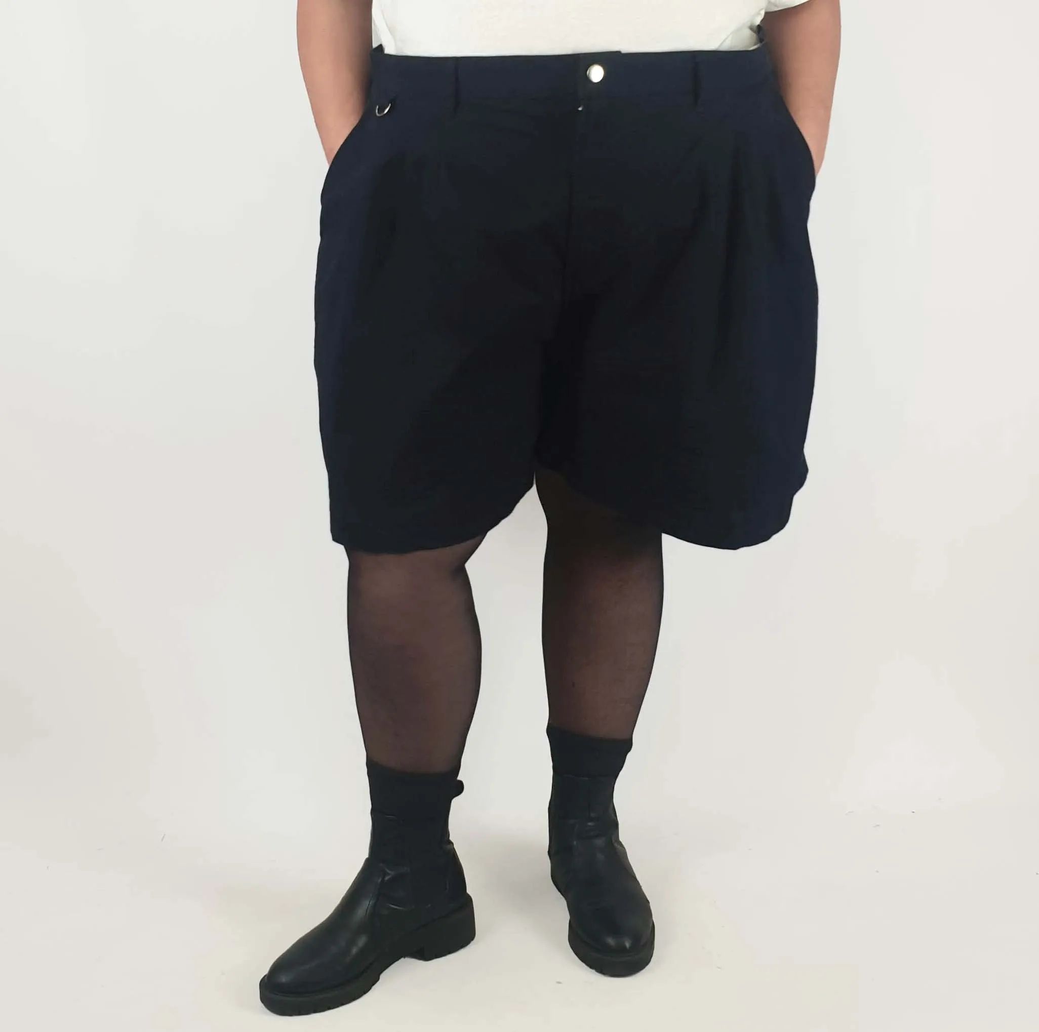 SÜK Workwear black gunnee shorts size 26