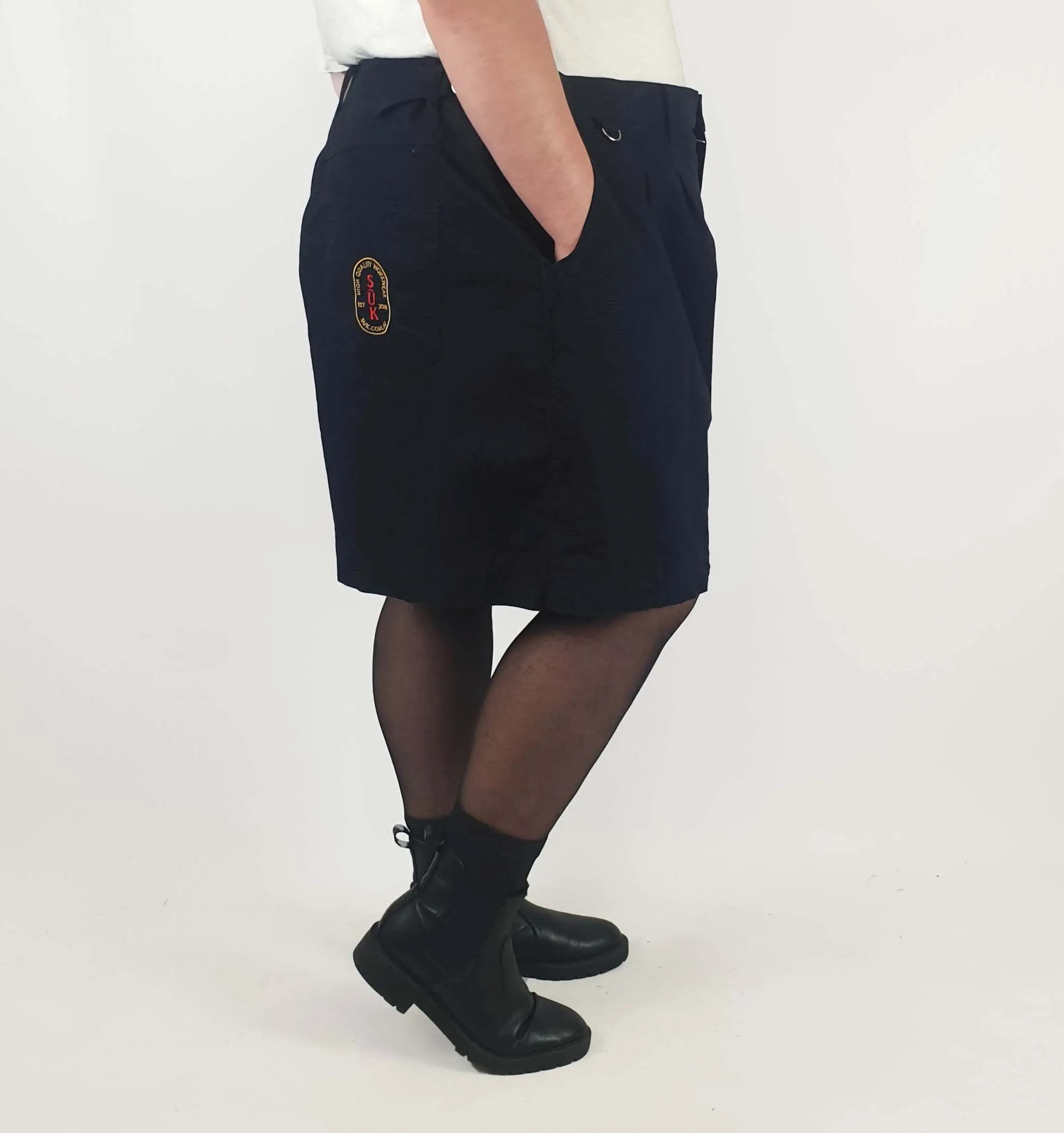 SÜK Workwear black gunnee shorts size 26