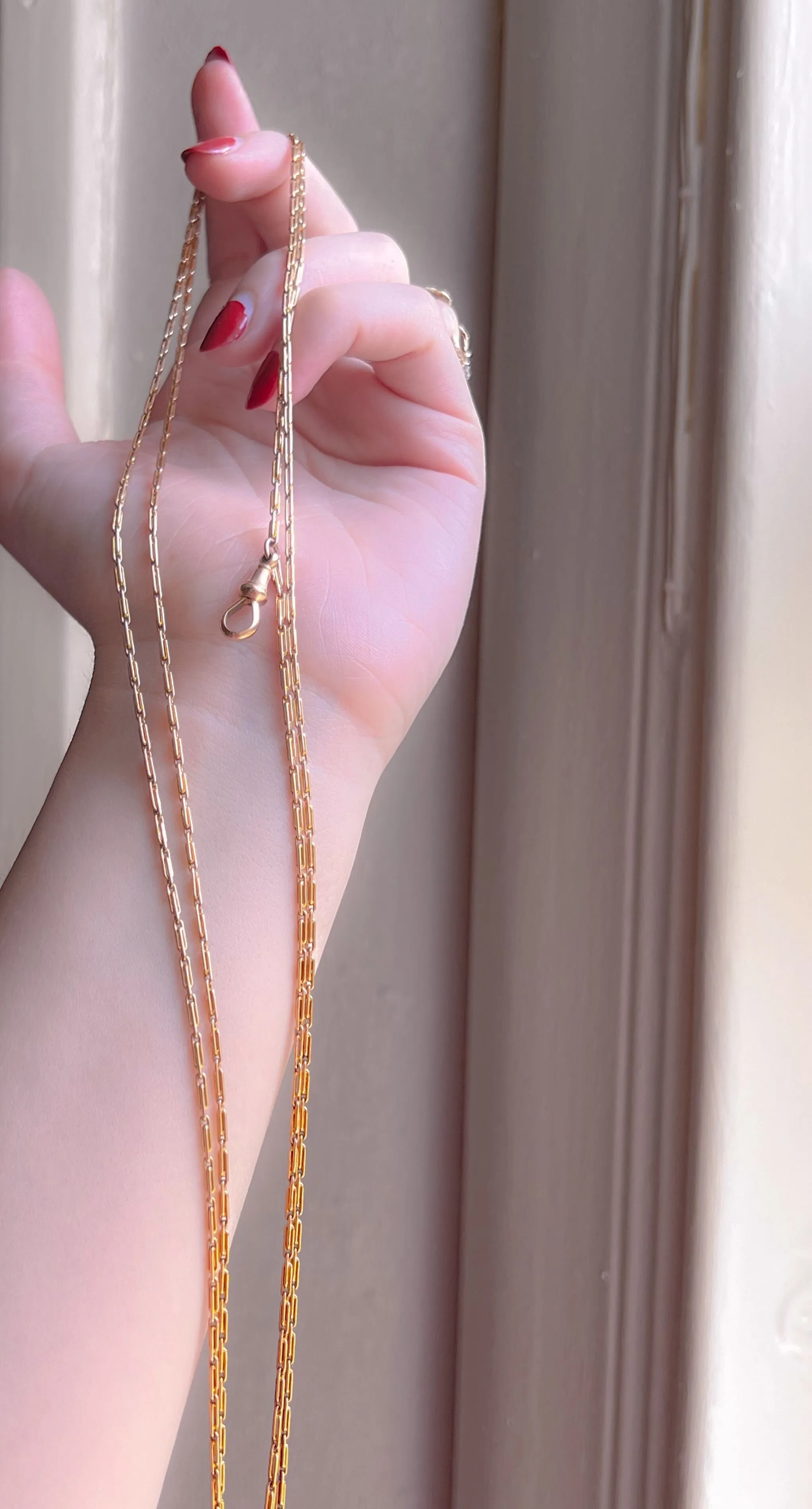 Superb, Extremely Rare 15k Chain of 56"