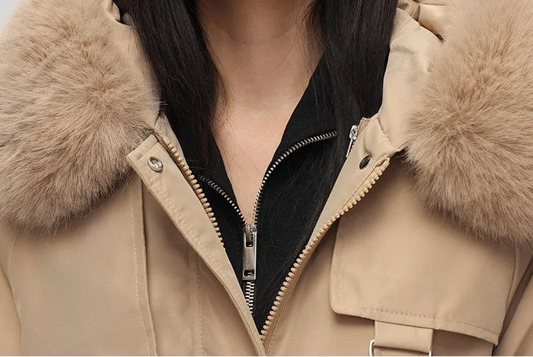 Thickened Hooded Parka that Offers Stain-Resistant Protection