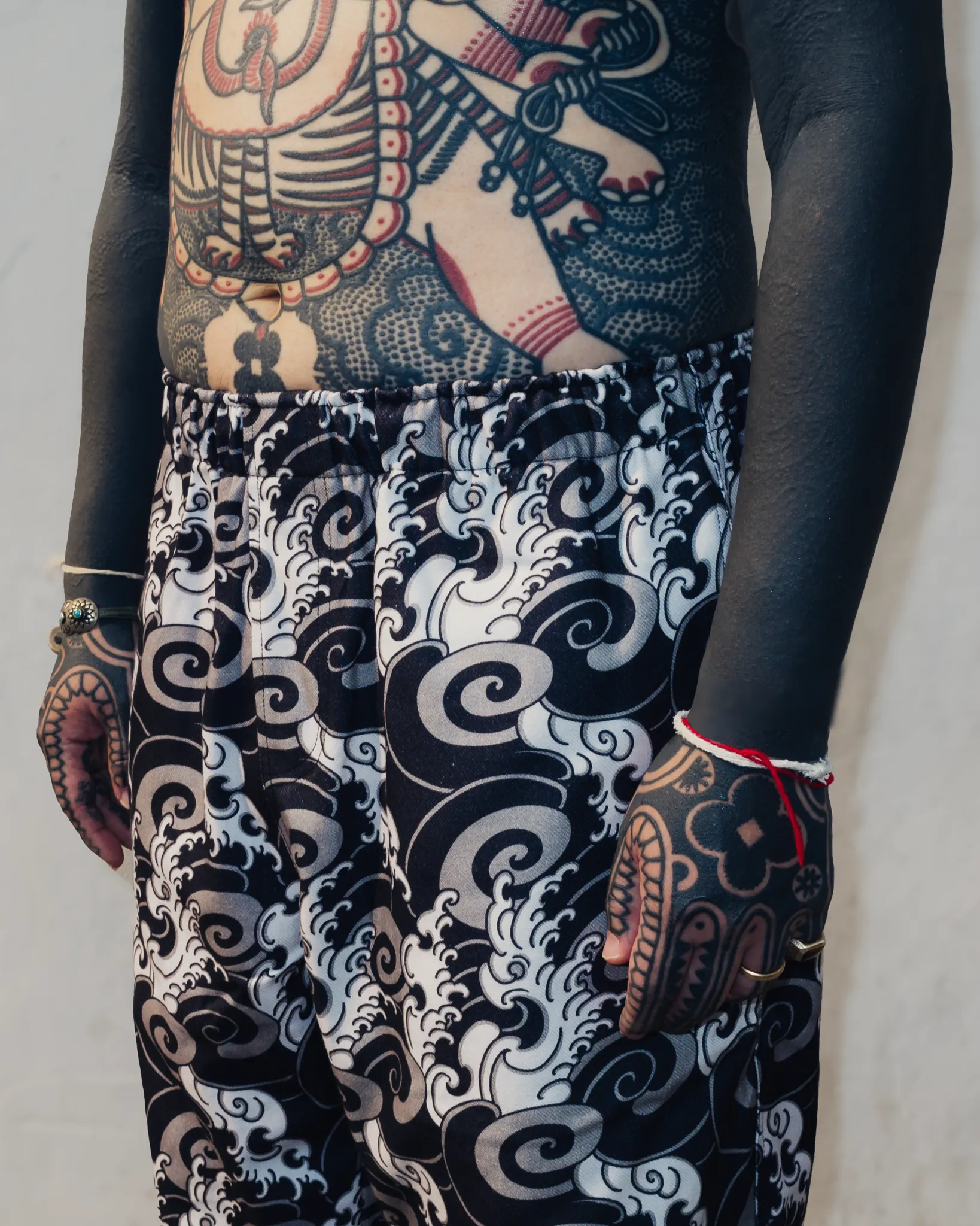 [UNISEX] GUY LE TATOOER X LOCO MOSQUITO WAVES DRAWSTRING TROUSERS